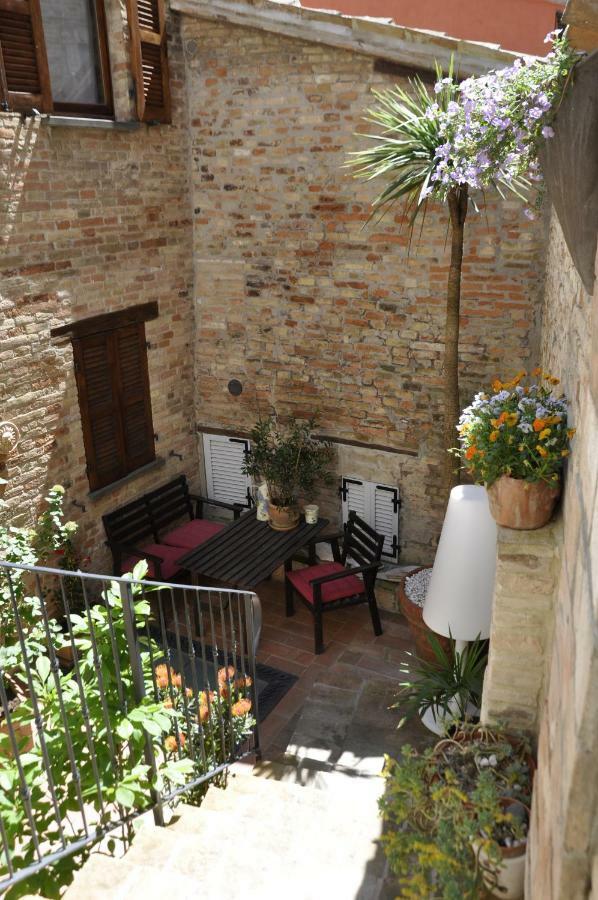 B&B Albornoz Urbino Eksteriør bilde